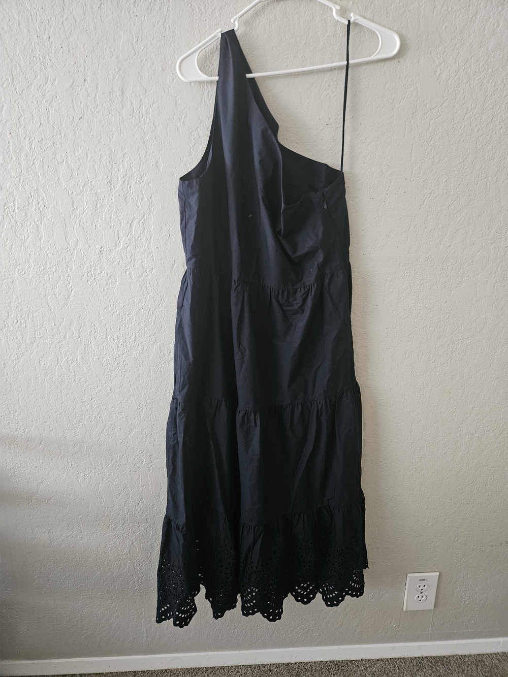 Black One-Shoulder Tiered Midi Dress
